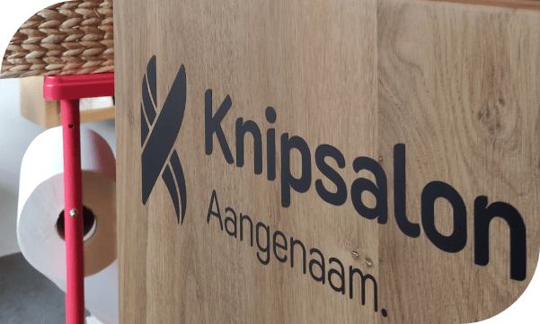 Branding kapper Knipsalon Leerdam door Reclame bureau Joofle Reclame in Gorinchem min